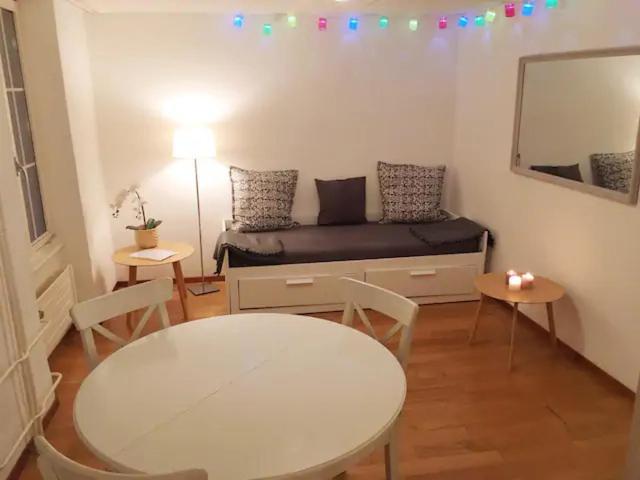 Parking Voiture & Appartement 2Pcs Lausanne Centre المظهر الخارجي الصورة